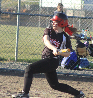 Faith Uhlenkott picks up a walk-off single, scoring Kylie Tidwell from third with a single in the 8th inning.